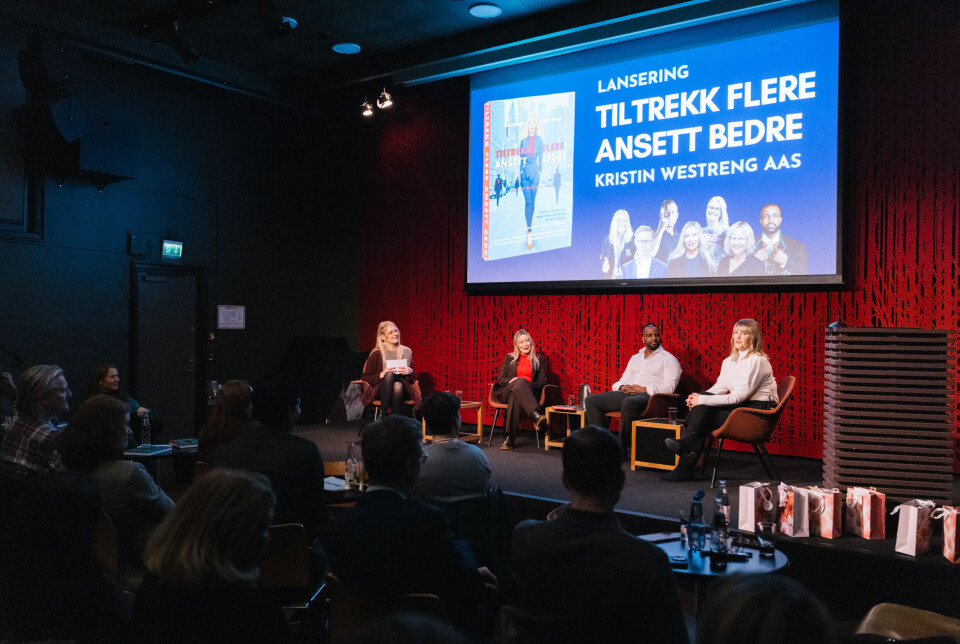 Stedet var Litteraturhuset i Oslo, og Kristin Westreng Aas ble bokbadet til den store gullmedaljen – omgitt av mange fremmøtte. Vi kan trygt slå fast at rekruttering har stor interesse. Kristin Westreng Aa bokbades på Litteraturhuset i Oslo.