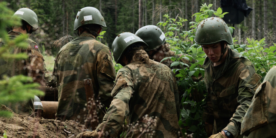 Forsvaret trenger flere folk - vurderer å senke helsekravene til førstegangstjenesten