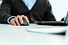 mann ved laptop