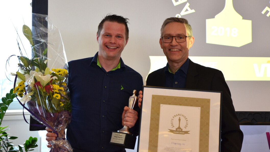 Eirik Jarl Nilssen og Frank Rune Røvde i Elkjøp er fornøyde med å ha blitt kåret til beste franchisekjede. Foto: Kaja Celine Rygh. Eirik Jarl Nilssen og Frank Rune Røvde i Elkjøp er fornøyde med å ha blitt kåret til beste franchisekjede. Foto: Kaja Celine Rygh.