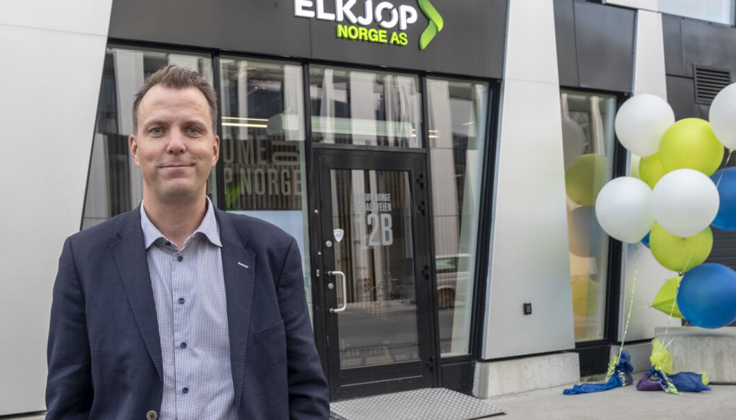 På under ett år Elkjøp rekruttert én million lojale kunder. Merkevaresjef Marius Klemo i Elkjøp Norge er veldig godt fornøyd. På under ett år Elkjøp rekruttert én million lojale kunder. Merkevaresjef Marius Klemo i Elkjøp Norge er veldig godt fornøyd.