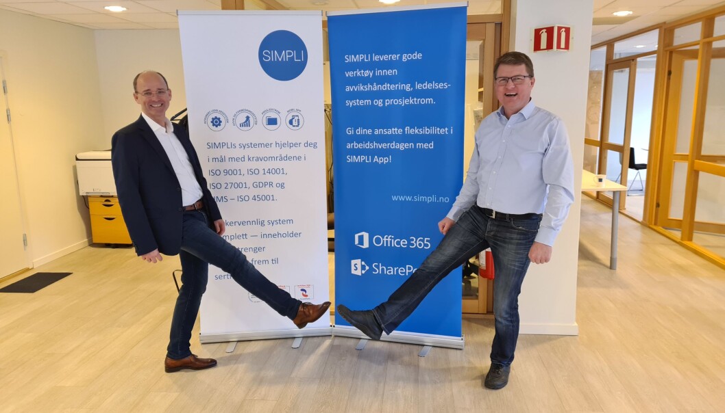 Bjørnar T. Andersen i 4human (t.v.) og André Melbøe Bautz i Simpli Software AS. Bjørnar T. Andersen i 4human (t.v.) og André Melbøe Bautz i Simpli Software AS.