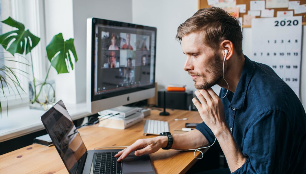 Mange sliter med å holde motivasjonen oppe, i tillegg til å holde ut med seg selv til enhver tid på hjemmekontor. Mange sliter med å holde motivasjonen oppe, i tillegg til å holde ut med seg selv til enhver tid på hjemmekontor.