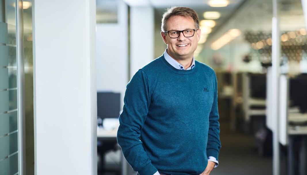 Sigmund Clementz er kommunikasjonssjef i If. Her i jobbantrekk han også bruker på hjemmekontoret. Sigmund Clementz er kommunikasjonssjef i If. Her i jobbantrekk han også bruker på hjemmekontoret.