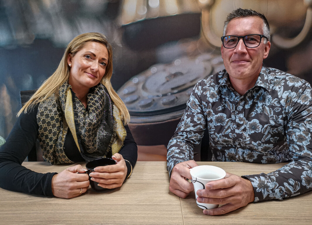Henriette Brattli (t.v.) og Ronny Grenberg ser fram til å gi stillingsmarkedet innenfor HR-området et løft med økt oppmerksomhet og flere muligheter når HRmagasinet åpner sin egen stillingsportal 22. oktober. Henriette Brattli (t.v.) og Ronny Grenberg ser fram til å gi stillingsmarkedet innenfor HR-området et løft med økt oppmerksomhet og flere muligheter når HRmagasinet åpner sin egen stillingsportal 22. oktober.