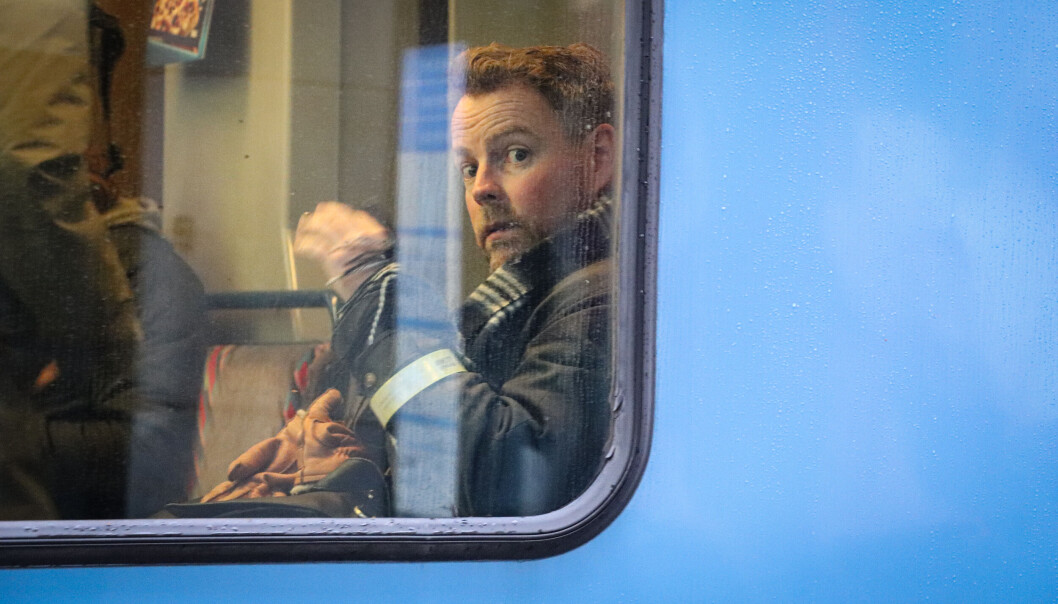 Torbjørn Røe Isaksen (43) lever et annerledes liv nå, etter åtte år som statsråd i Erna Solbergs regjering. Borte er de store prosjektene og omstillingene, borte er den svarte ministerbilen – nå er det trikken som gjelder i hverdagen – og ikke minst finne ut hva den nye hverdagen skal inneholde. Torbjørn Røe Isaksen (43) lever et annerledes liv nå, etter åtte år som statsråd i Erna Solbergs regjering. Borte er de store prosjektene og omstillingene, borte er den svarte ministerbilen – nå er det trikken som gjelder i hverdagen – og ikke minst finne ut hva den nye hverdagen skal inneholde.
