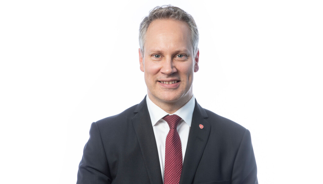 - For denne regjeringen er en av de viktigste jobbene å sørge for et seriøst arbeidsliv, sier samferdselsminister Jon-Ivar Nygård. - For denne regjeringen er en av de viktigste jobbene å sørge for et seriøst arbeidsliv, sier samferdselsminister Jon-Ivar Nygård.