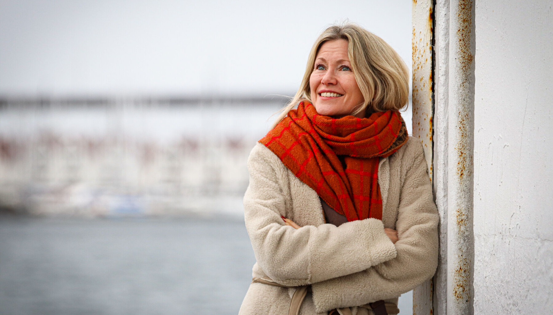 Det er fortsatt mye vær i Siri Kalvigs liv. Her på kaia i Stavanger sentrum, like ved hovedkontoret til investeringsselskapet Nysnø, kan hun bare ta noen få skritt ut av døra for å kjenne på elementene som har betydd – og fortsatt betyr – enormt mye for henne. Det er fortsatt mye vær i Siri Kalvigs liv. Her på kaia i Stavanger sentrum, like ved hovedkontoret til investeringsselskapet Nysnø, kan hun bare ta noen få skritt ut av døra for å kjenne på elementene som har betydd – og fortsatt betyr – enormt mye for henne.