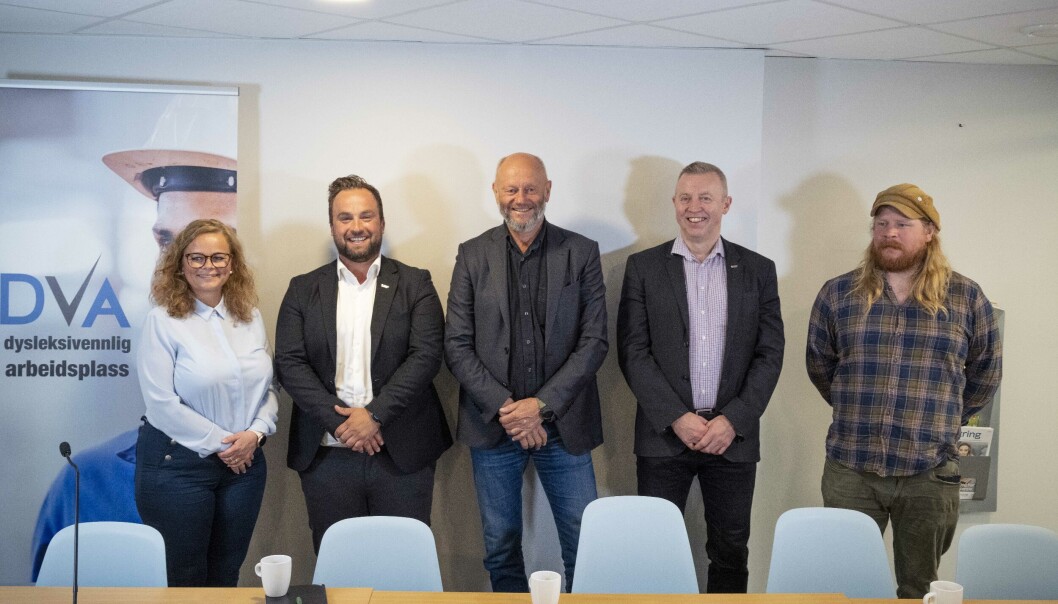 F.v.: Rita Lie, fagleder, Dysleksi Norge, Cay Nordhaug, arbeidsutvalgsmedlem, Industri Energi, Stein Lier-Hansen, administrerende direktør, Norsk Industri, Frode Alfheim, forbundsleder, Industri Energi, Erlend Havnås, coach, Glencore Nikkelverk. F.v.: Rita Lie, fagleder, Dysleksi Norge, Cay Nordhaug, arbeidsutvalgsmedlem, Industri Energi, Stein Lier-Hansen, administrerende direktør, Norsk Industri, Frode Alfheim, forbundsleder, Industri Energi, Erlend Havnås, coach, Glencore Nikkelverk.