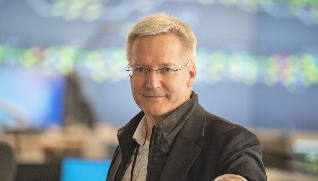 Tore Haferstrom, leder for fremtidig trafikkstyring i Bane NORs Trafikkavdeling, fremhevet investeringen i nye teknologiske løsninger, spesielt de som ikke er synlige, i sin tale til gjestene; – Det jeg er mest stolt av her, er alt dere ikke ser, som gjør at vi i fremtiden kan tilpasse sentralen til nye systemer som kommer. Tore Haferstrom, leder for fremtidig trafikkstyring i Bane NORs Trafikkavdeling, fremhevet investeringen i nye teknologiske løsninger, spesielt de som ikke er synlige, i sin tale til gjestene; – Det jeg er mest stolt av her, er alt dere ikke ser, som gjør at vi i fremtiden kan tilpasse sentralen til nye systemer som kommer.