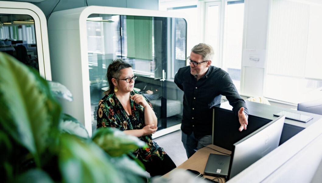 Leiar og tilsette bør ha god dialog før temperaturen på arbeidsplassen blir endra, oppfordrar Arbeidstilsynet. Leiar og tilsette bør ha god dialog før temperaturen på arbeidsplassen blir endra, oppfordrar Arbeidstilsynet.
