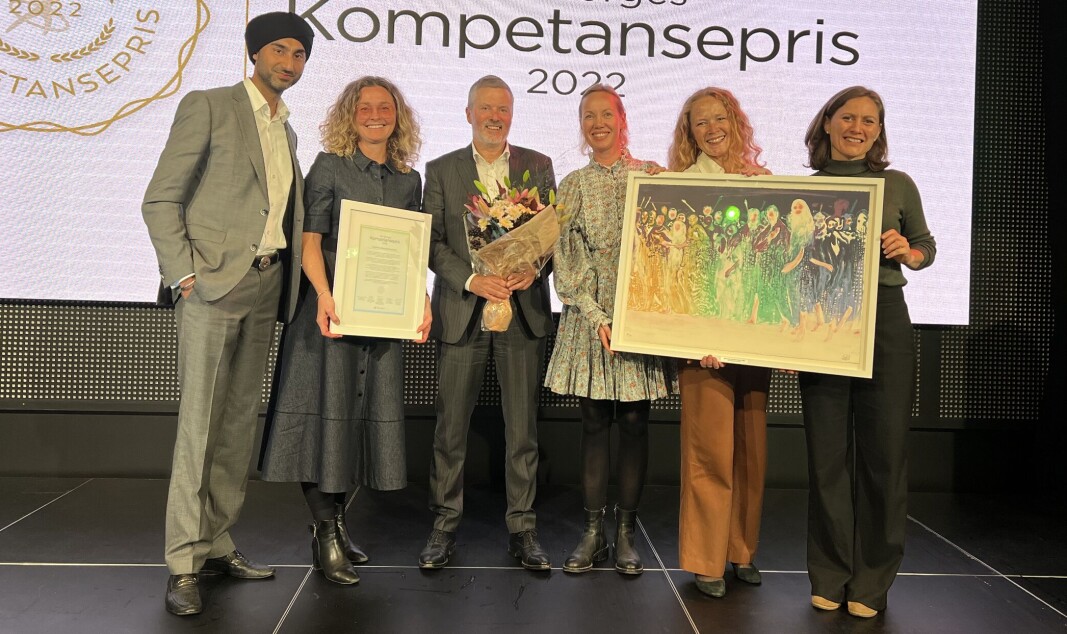 Fra venstre: Karamjit Singh, Sigrid Anna Oddsen, Andreas Gaarder, Siri Langangen, Helle Øverbye og Lotte Alvik Nilsen. Fra venstre: Karamjit Singh, Sigrid Anna Oddsen, Andreas Gaarder, Siri Langangen, Helle Øverbye og Lotte Alvik Nilsen.