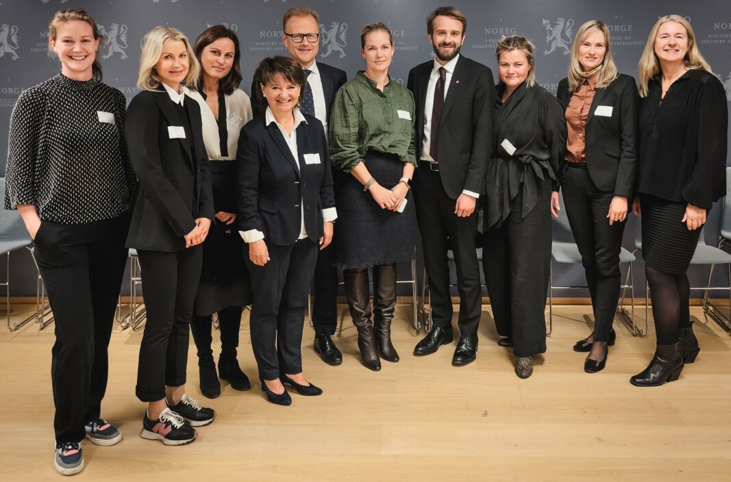 Næringsminister Jan Christian Vestre mottok innspill fra kapitalmiljøene i Norge om kjønnsrepresentasjon i norske styrer og ledelser. Næringsminister Jan Christian Vestre mottok innspill fra kapitalmiljøene i Norge om kjønnsrepresentasjon i norske styrer og ledelser.
