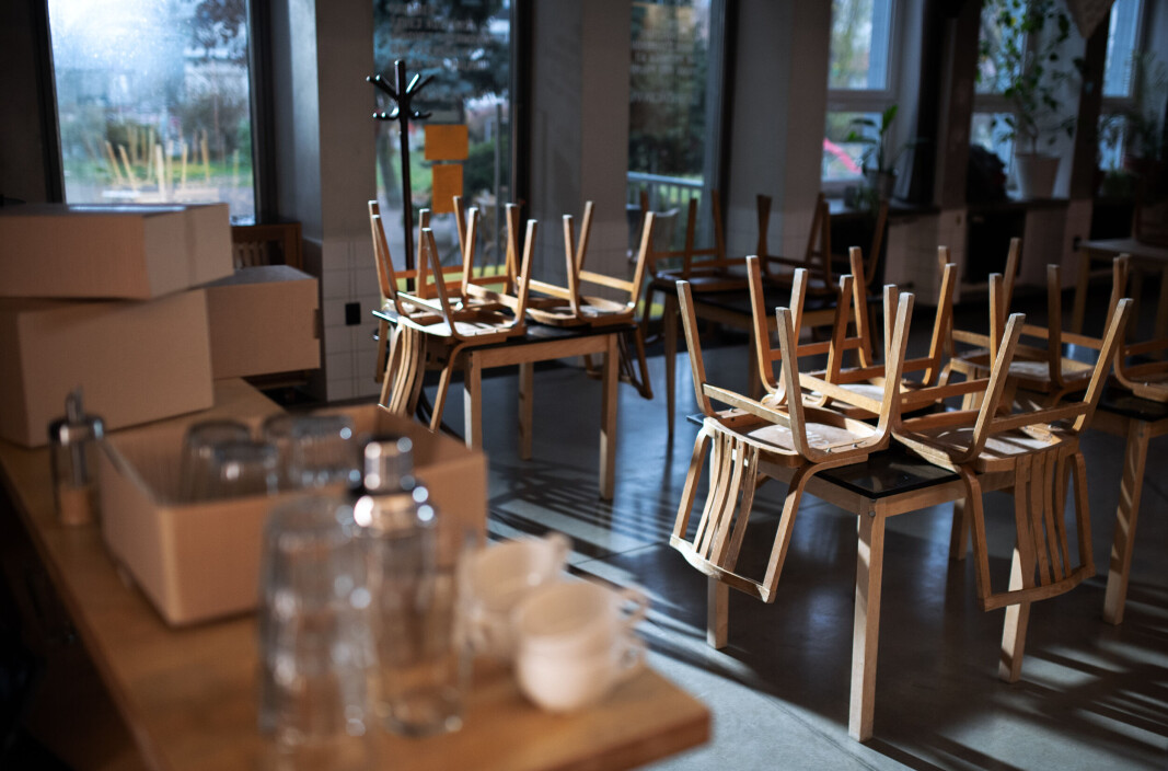Flere tomme vinduer: Bransjen Hotell og restaurant har en økning i konkursene på 46,4 prosent, mens Detaljhandel har en konkursøkning på 44,8 prosent. Over 1300 har mistet jobben som følge av konkurser totalt i år. Flere tomme vinduer: Bransjen Hotell og restaurant har en økning i konkursene på 46,4 prosent, mens Detaljhandel har en konkursøkning på 44,8 prosent. Over 1300 har mistet jobben som følge av konkurser totalt i år.